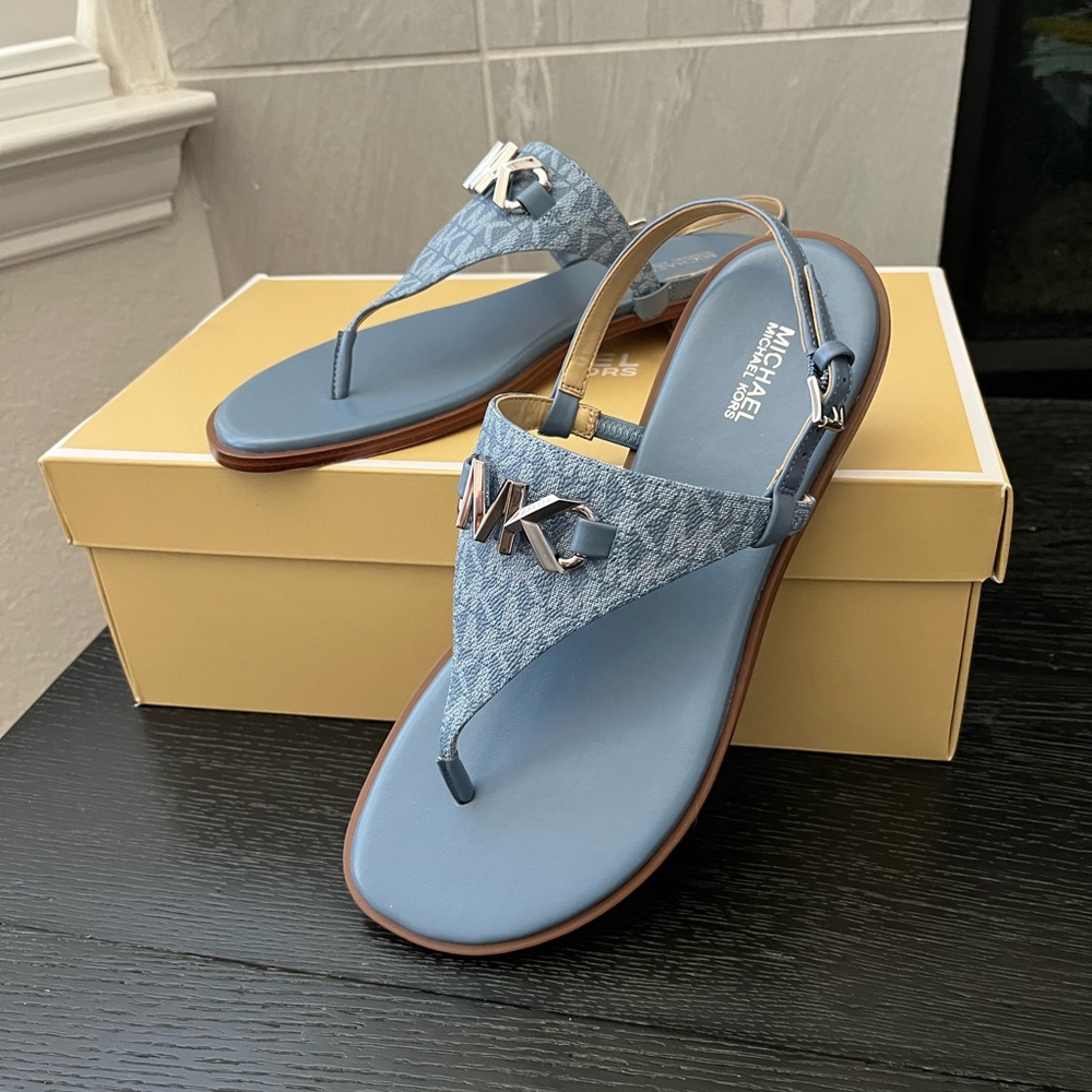 Michael Kors Parker Thong Sandals - Picture 3 of 6